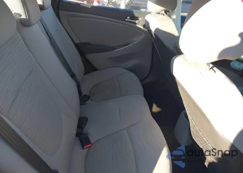 2016 Hyundai Accent z USA, uszkodzony, nr VIN KMHCT4AE3GU027830